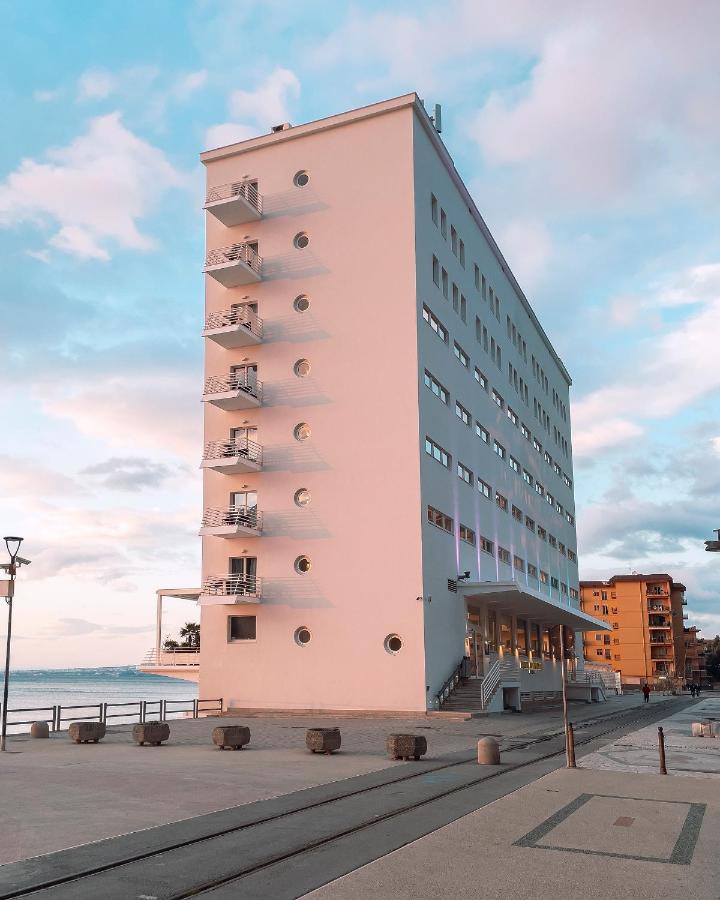 Hotel Miramare Stabia Кастелламмаре-ди-Стабия Экстерьер фото